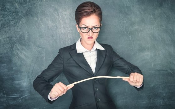 Учительница пошутила о своей работе в TikTok и уволилась из школы