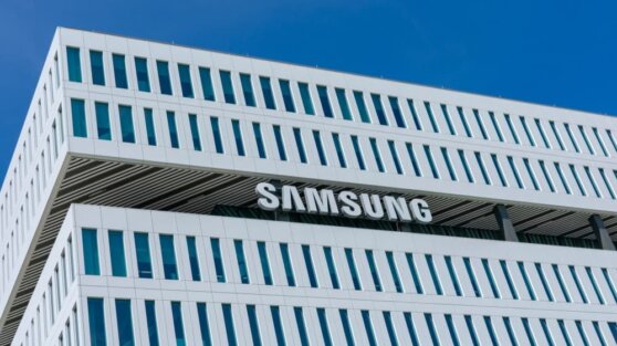 Samsung создала часы на солнечной батарее