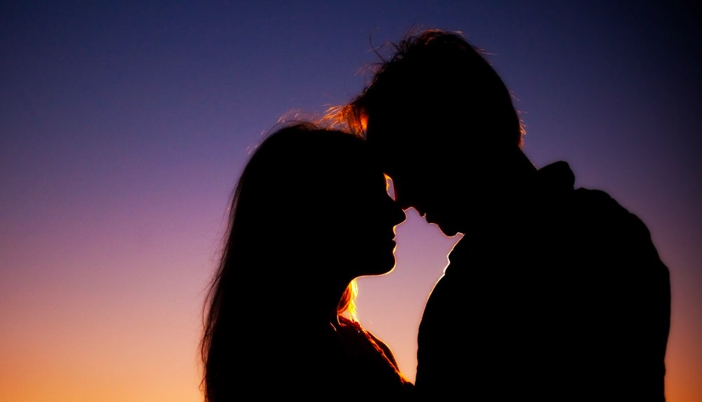 Теплая ночь, влюбленные, любовь