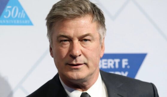 Адвокаты Болдуина заявили об отсутствии его вины в выстреле на съемках фильма Адвокаты Болдуина заявили об отсутствии его вины в выстреле на съемках фильма