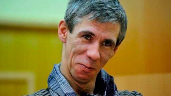 Это по-царски. Алексей Панин поощряет курение дочери Это по-царски. Алексей Панин поощряет курение дочери