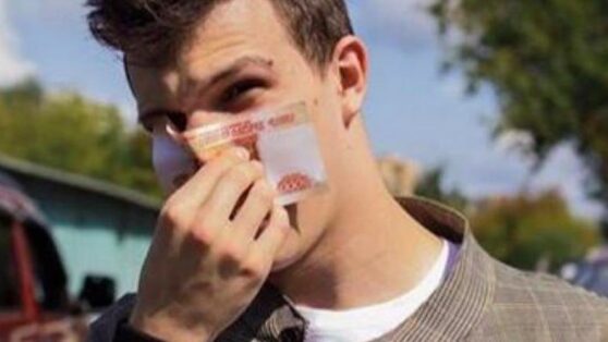 Сын Верника вытер нос пятитысячной купюрой – публика в гневе