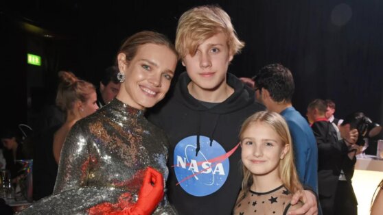 Наталья Водянова знакомит детей с русским Севером