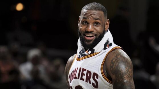 В США звезда баскетбола потребовал $1 млн с наглого фотографа