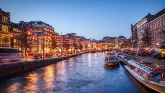 Амстердам захотел лишить туристов легких наркотиков