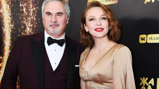 Младшая дочь Валерия Меладзе сломала шею в Рождество Младшая дочь Валерия Меладзе сломала шею в Рождество