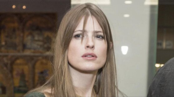 Софью Эрнст обсыпали гвоздями во время спектакля