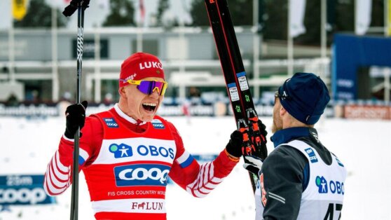 Появилось видео стычки Большунова и Мяки, лишившей российских лыжников медали Появилось видео стычки Большунова и Мяки, лишившей российских лыжников медали