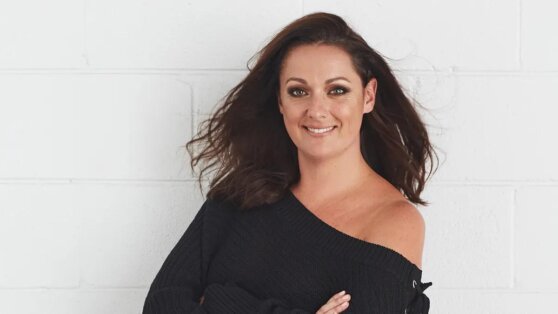 Пышная блогер из Австралии спародировала танец Майли Сайрус