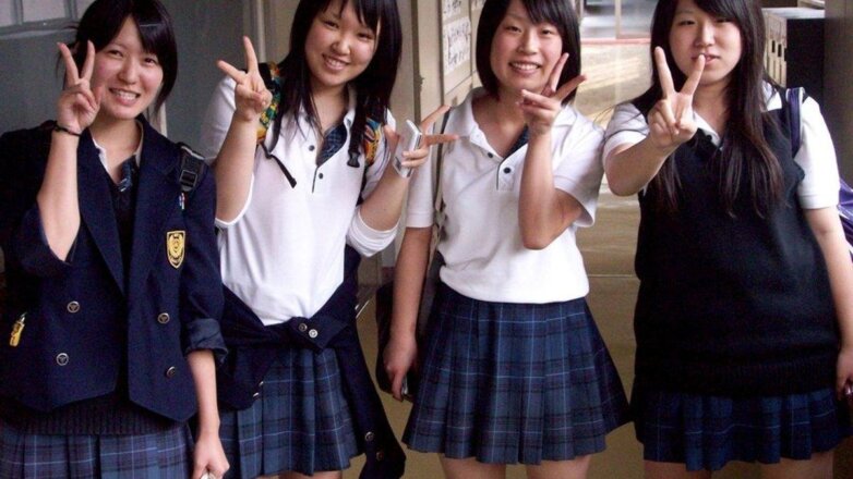 японские школьницы