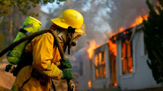 Мужчина запустил фейерверк дома и три месяца провел в коме