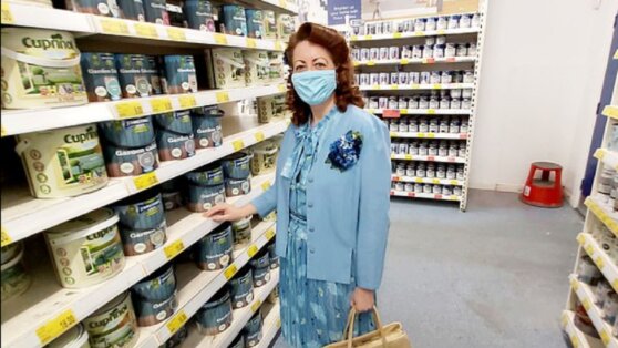 Супружеская пара начала ходить в одежде 1940-х годов и прославилась