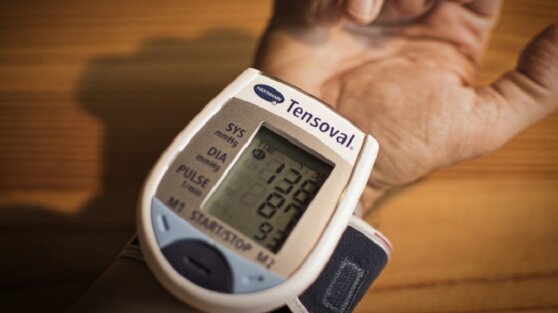 Кардиолог назвал вызывающие гипертонию продукты питания