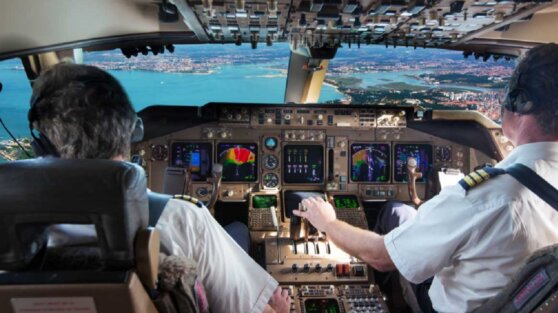 Пилоты пассажирского лайнера подрались во время рейса