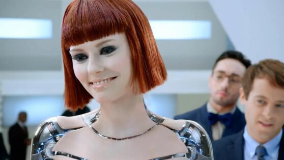 Люди относятся к роботам-«женщинам» как и к настоящим