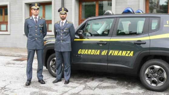 Итальянец 15 прогуливал работу и получил 500 тысяч евро