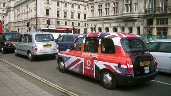 Таксист придумал три варианта поездки и прославился в сети