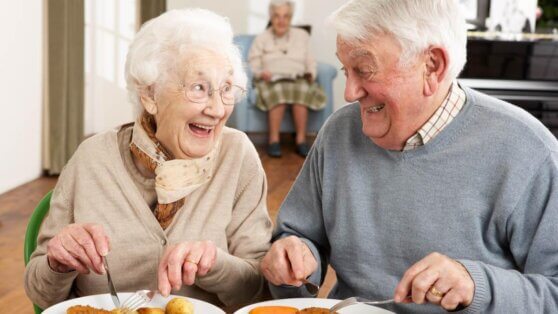 Пожилая пара взломала кодовый замок приюта и сбежала