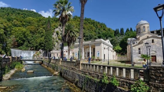 Россиянка отдохнула в Абхазии и назвала страну «Крымом на излете 90-х»