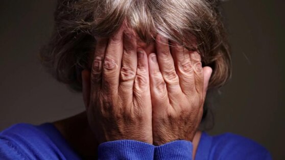 В Москве вор помог пенсионерке и обокрал ее на 3 млн рублей