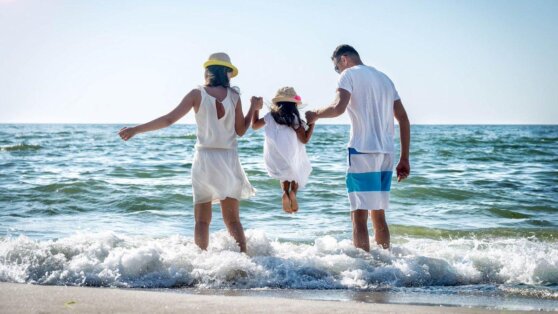 Эксперт рассказал о самых теплых в России сейчас морях