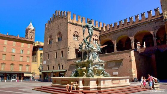 Ирландские туристы «отдохнули» в фонтане «Нептун» в Болонье