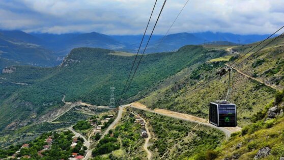 Туристы повисли в воздухе в горах из-за отключения электроэнергии