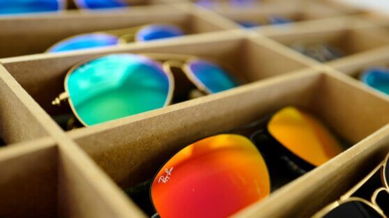 Facebook и Ray-Ban запустят модель умных очков: чего от них ждать