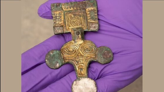 Грабитель вернул брошь, похищенную из музея 26 лет назад