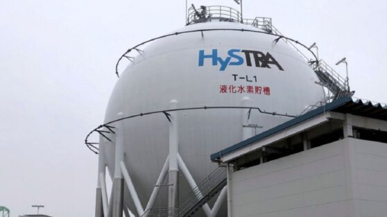 Япония решила сделать мобильную связь безопасной для Земли