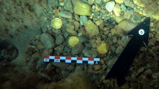 Дайверы нашли одну из крупнейших коллекций римских золотых монет