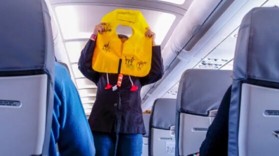Стюардесса рассказала, как спастись при аварийной ситуации на борту
