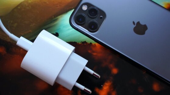 Китайцы решили засудить Apple из-за зарядки