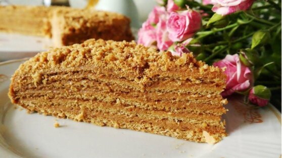 Как приготовить медовый бисквит