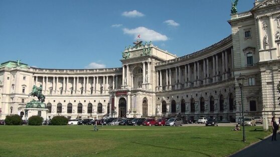 Музеи Вены создали аккаунт в сервисе для взрослых