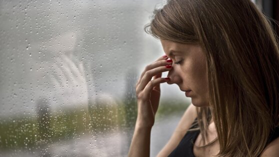 Врач рассказал о разнице метеочувствительности у мужчин и женщин