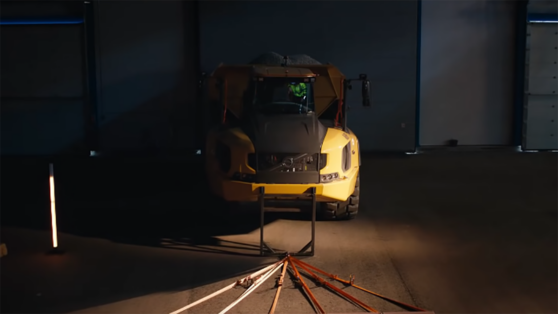 Конструкторы Lego смогли сдвинуть 88-тонный самосвал