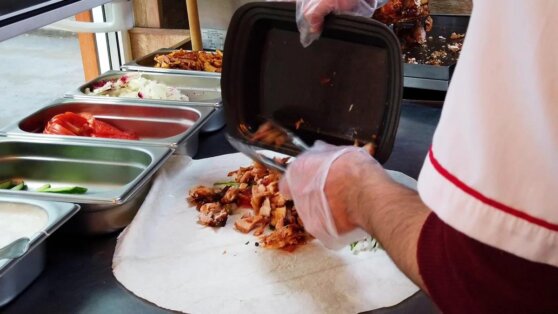 Почему сырная шаурма такая дорогая, объяснила диетолог