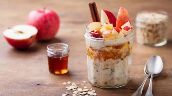 Ленивая овсянка в банке: вкусный и простой рецепт завтрака