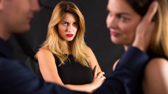 Блогерша уличила парня в измене и собрала самые оригинальные способы мести