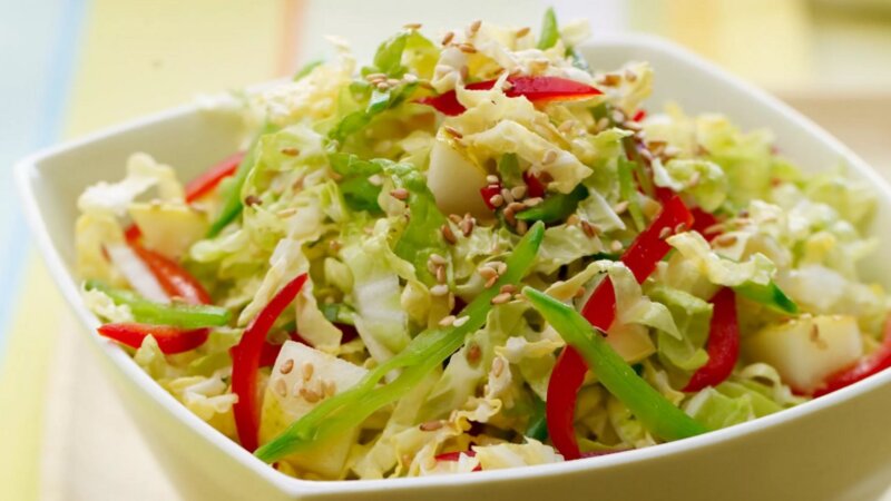 салат с индейкой и пекинской капустой