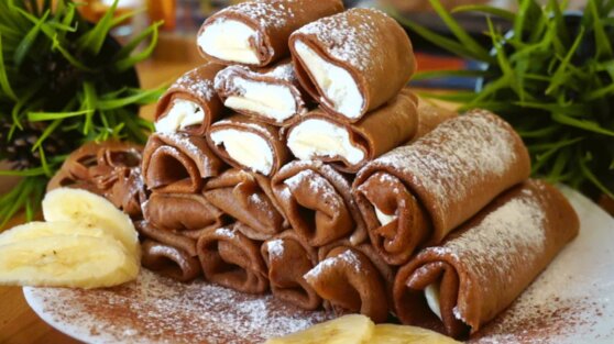 Шоколадные блинчики с творогом к завтраку