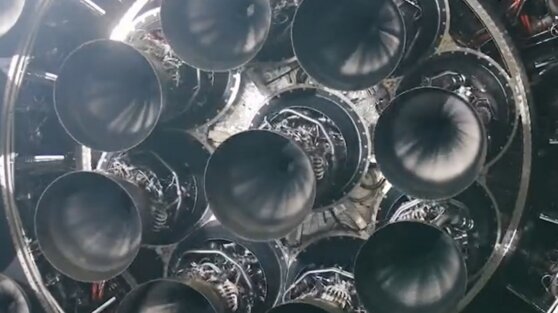 Илон Маск показал испытания двигателей самой большой ракеты