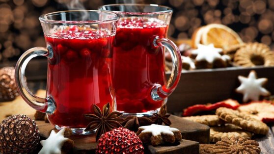 Пряный клюквенный чай с лимоном и медом: пошаговый рецепт