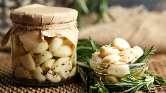 Маринованный чеснок: простой рецепт заготовки