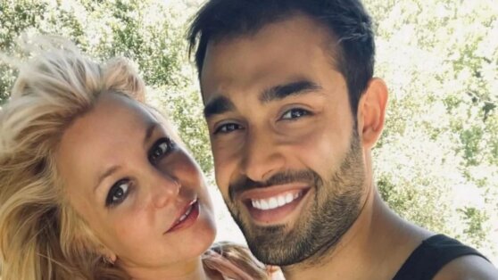 «Мы будем активно делать детей»: парень Бритни Спирс раскрыл планы на Новый год