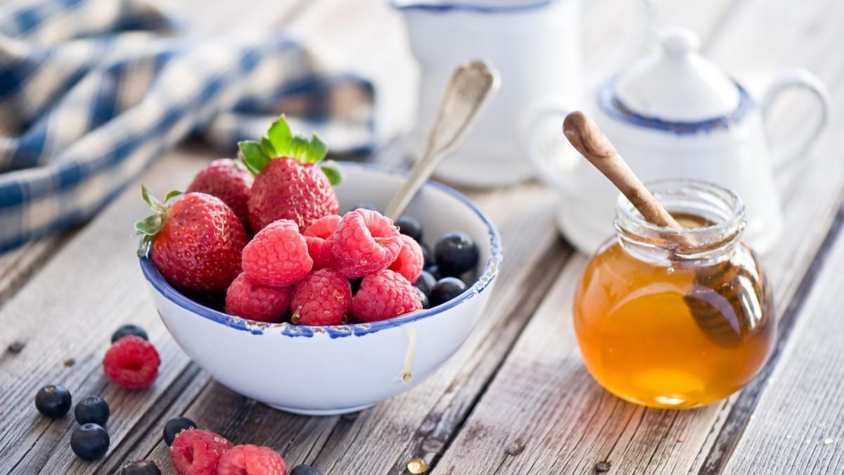 Чай с фруктами и ягодами