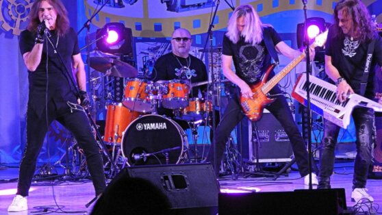 Группа «Земляне» выступила со знаменитыми спортсменами