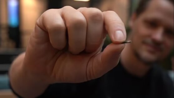 В Швеции сертификат о вакцинации записали на подкожный чип