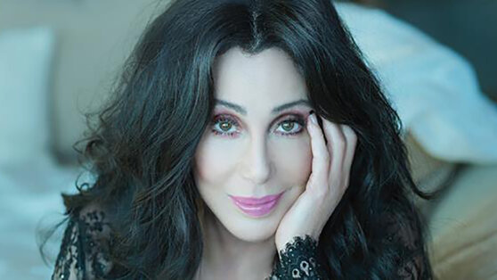 75-летняя Шер пообещала никогда не показывать седину